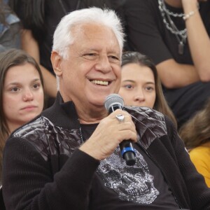 Antonio Fagundes contou que pega um texto na hora para decorar e não o leva para casa
