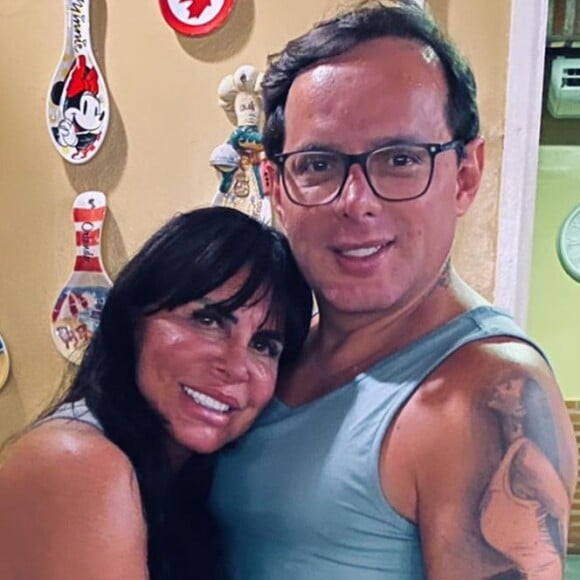 Esdras de Souza, marido de Gretchen, foi taxado como homossexual por alguns seguidores