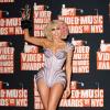 Lady Gaga recebeu uma estatueta no MTV Video Music Awards de 2009 e para a ocasião a cantora escolheu um corpete lilás