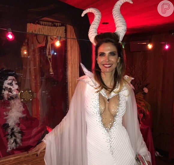 Luciana Gimenez foi decotada à última festa de Halloween promovida pela top Heidi Klum