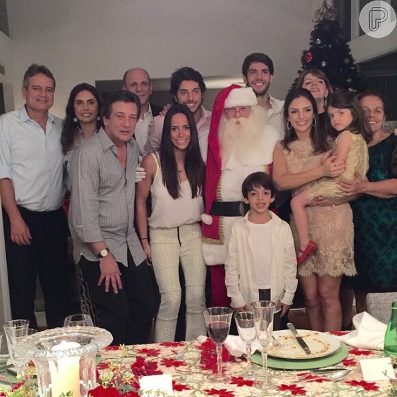 Kaká passou o Natal na casa de Carol Celico, ao lado da sogra, Rosangela, e dos filhos, Luca e Isabella