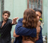 Namoro de Brisa (Lucy Alves) e Oto (Romulo Estrela) vai irritar Ari (Chay Suede) na novela 'Travessia'