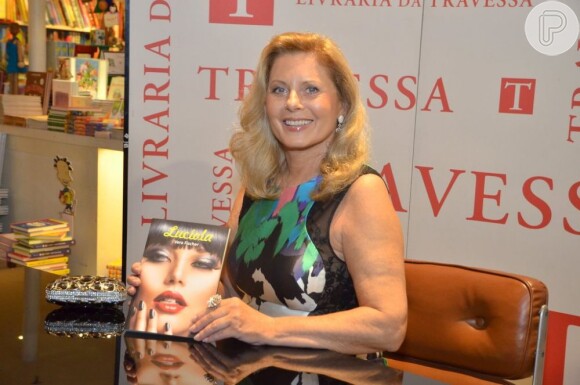 Vera Fischer lança o livro 'Lucíola' no Rio de Janeiro