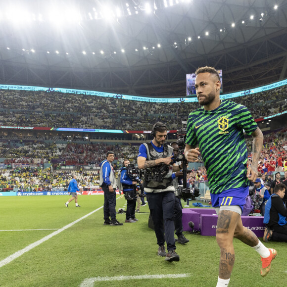 Neymar sofreu uma lesão no tornozelo no primeiro jogo do Brasil na Copa do Mundo 2022