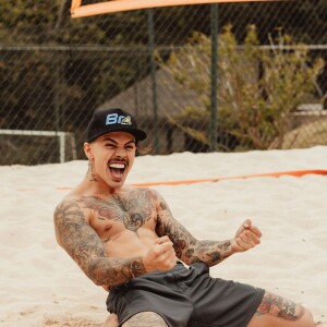 Biel foi bastante criticado por vídeo brigando