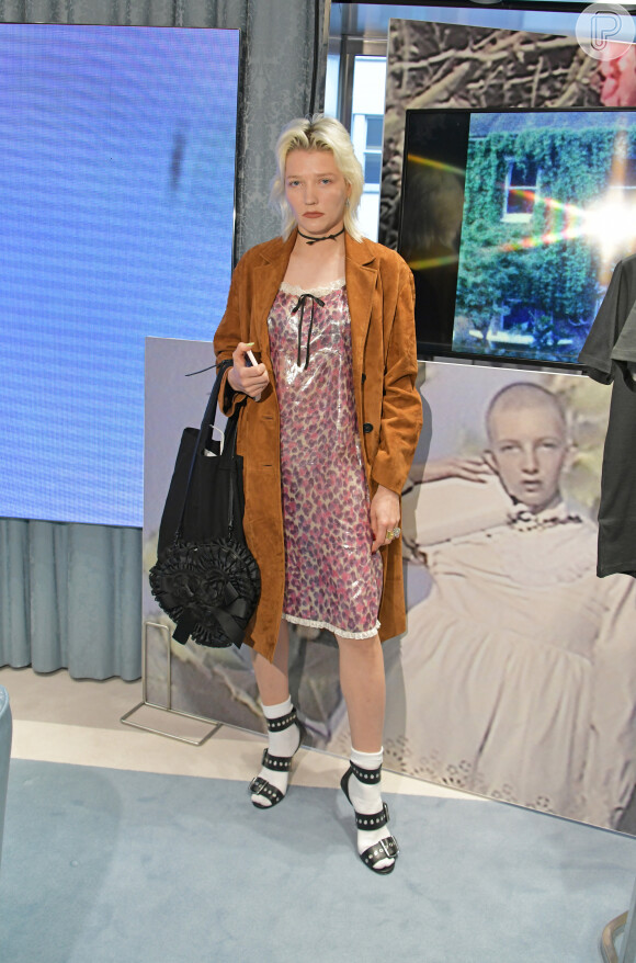 Lotta Volkova é stylist russa que contribuiu com a Balenciaga até 2017