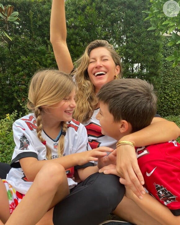 Gisele Bündchen é mãe de Benjamin, 12 anos, e Vivian, 9