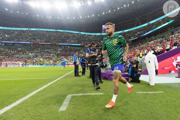 Neymar sofreu entorse no tornozelo