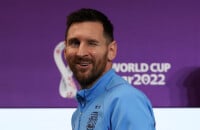 Messi faz a alegria de fã