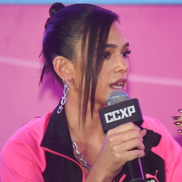 Bruna Marquezine: ao invés de falar 'Puma', uma pessoa da plateia disse 'Bruma', o que levou todo mundo a associar ao termo 'Brumar'