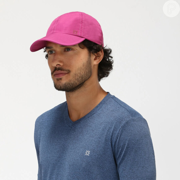Viva Magenta fica estiloso em acessórios: conheça o Boné UV PRO Magenta, UV.Line