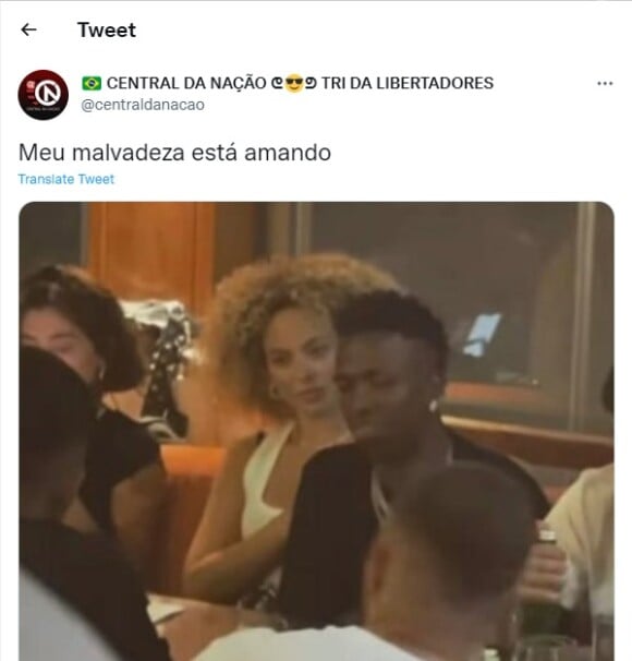 Vini Jr. e Julia Rodrigues foram flagrados em um jantar em uma folga da Seleção no Catar