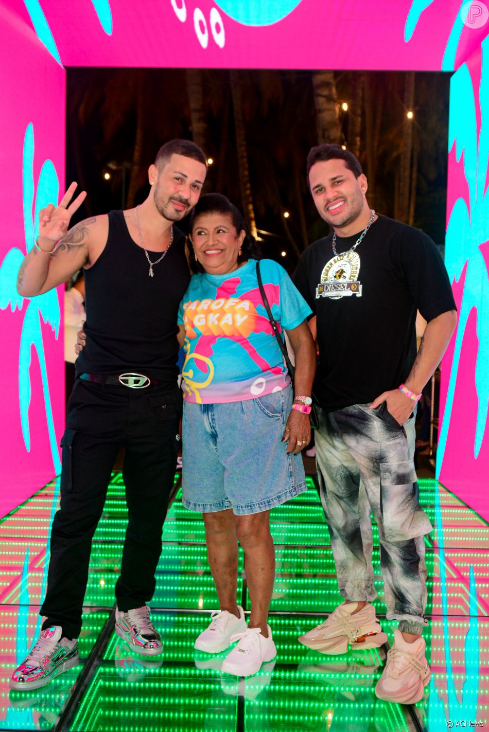 Farofa da Gkay re&uacute;ne Carlinhos Maia e Lucas Guimar&atilde;es. Saiba se artistas  retomaram casamento! : - Purepeople