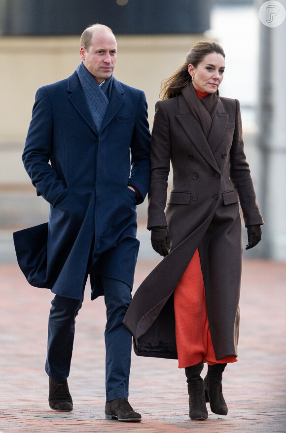 Trench coat usado por Kate Middleton é da Alexander McQueen