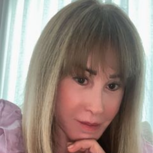 Zilu deu a melhor resposta e reforçou que o cabelo agradou a quem deveria: a ela mesma! 'Adorei a minha franja', escreveu