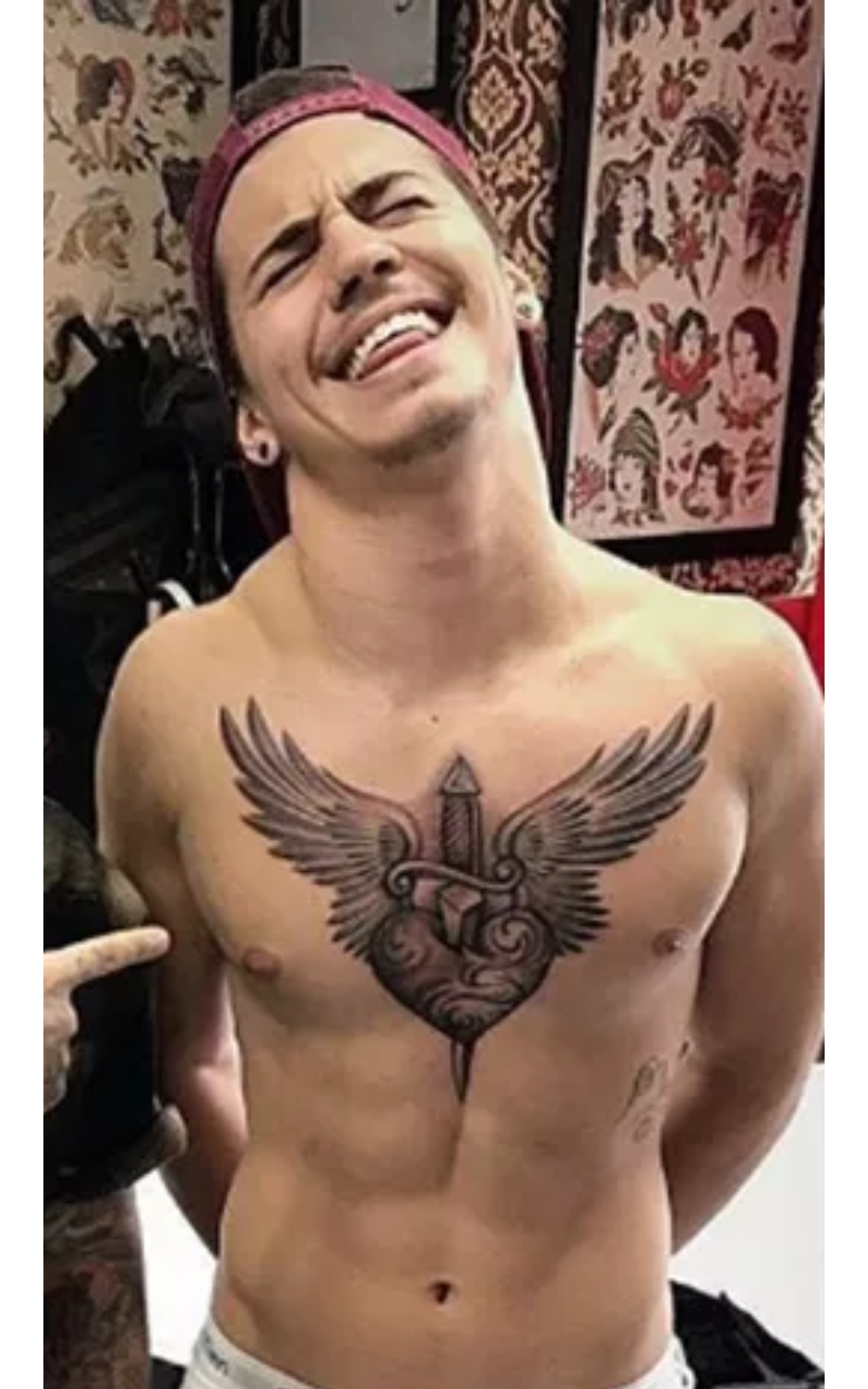 Foto: Tatuagem de Biel foi comparada a um... órgão sexual masculino. Ele  cobriu o desenho tempos depois - Purepeople