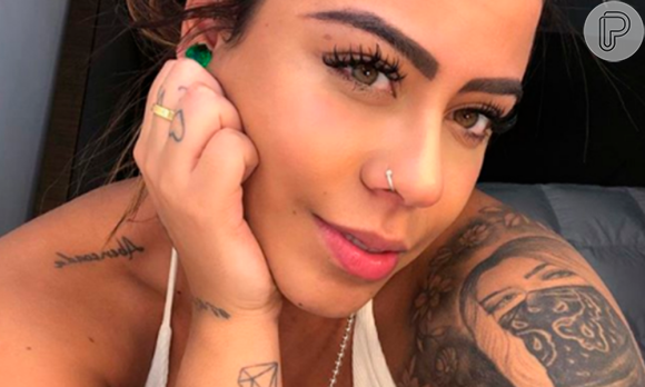 Um show de autoestima: Rafaella Santos tem tatuagem do próprio rosto no braço