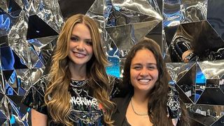 Luiza Martins interrompe show ao passar mal e namorada, ex-BBB Marcela, se preocupa: 'Coração apertado'
