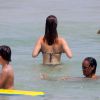 Nathalia Dill deu mergulho para se refrescar do calor no Rio