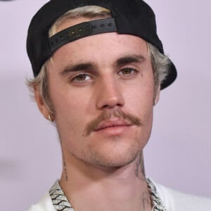 Justin Bieber criticou a H&M por causa de roupas com a imagem e letra do cantor