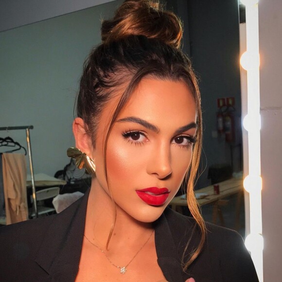 Pétala mandou indireta para Lívia Andrade após decisão da Justiça