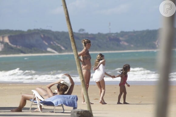 Kate Moss também aproveita dias de descanso em Trancoso, na Bahia