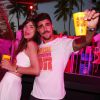Caio Castro e Maria Casadevall posaram durante festa promovida por uma marca de cerveja, em Pernambuco