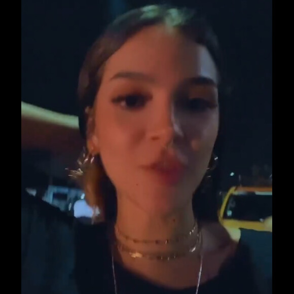 Mel Maia compartilhou vídeo em seu Stories relatando ter sido chamada de 'metida'