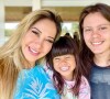Mãe de dois, Maíra Cardi lembrou o período da filha, Sophia, no hospital; na foto, influencer ao lado também do filho, Lucas