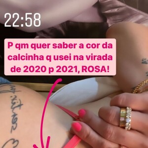 Virgínia Fonseca passou a virada de 2020 para 2021 com uma calcinha rosa