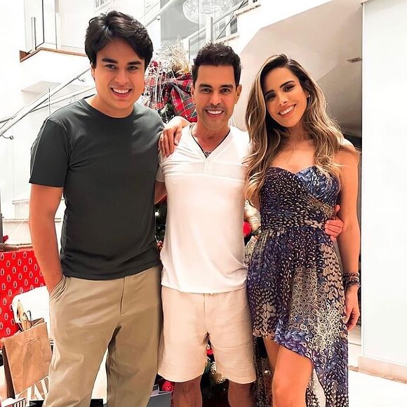 Wanessa Camargo em foto com o pai Zezé Di Camargo, e o irmão, Igor Camargo