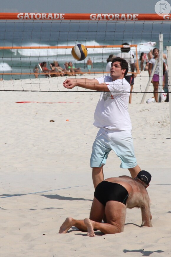 Thiago Lacerda usou o vôlei de praia para ajudar a perder peso