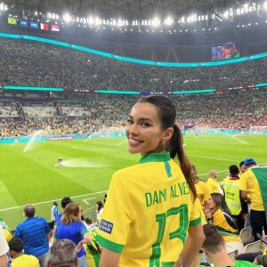 A modelo Joana Sanz, mulher de Daniel Alves, viu a Copa do Mundo do Catar de pertinho