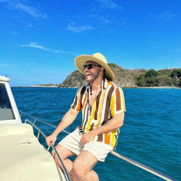 Murilo Huff passou dias viajando para Fernando de Noronha recentemente