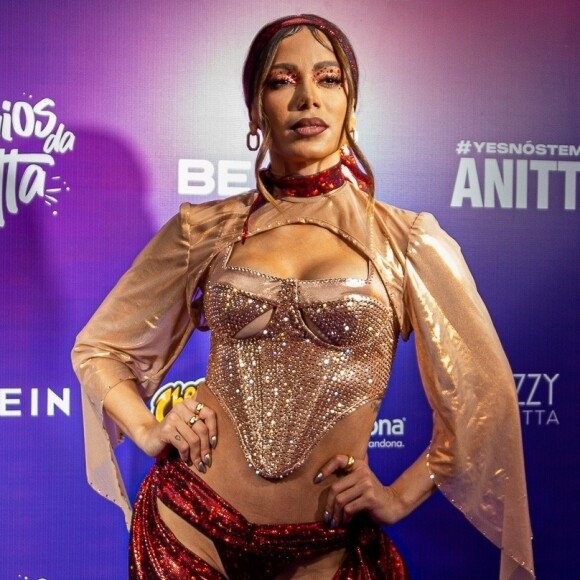 Ensaios de Anitta vai passar por sete cidades brasileiras