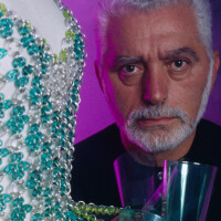 Moda de luto! Morre o estilista espanhol Paco Rabanne, aos 88 anos, na França. Recorde trajetória