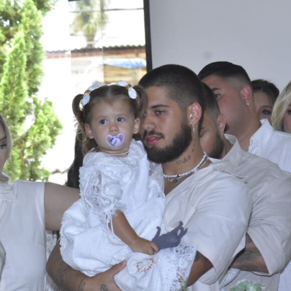 Virgínia Fonseca e Zé Felipe na cerimônia de batismo das filhas