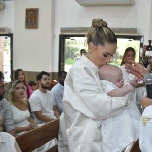 Virgínia Fonseca com o afilhado Miguel