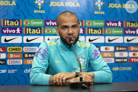 Daniel Alves tem 39 anos, passou por clubes como Bahia e Barcelona, além da Seleção brasileira