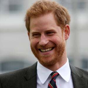 Príncipe Harry deve comparecer sozinho à coroação do Rei Charles III