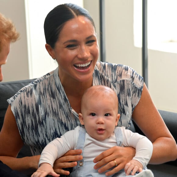 Archie, filho mais velho de Príncipe Harry e Meghan Markle, completa 4 anos exatamente no dia da coroação do Rei Charles III