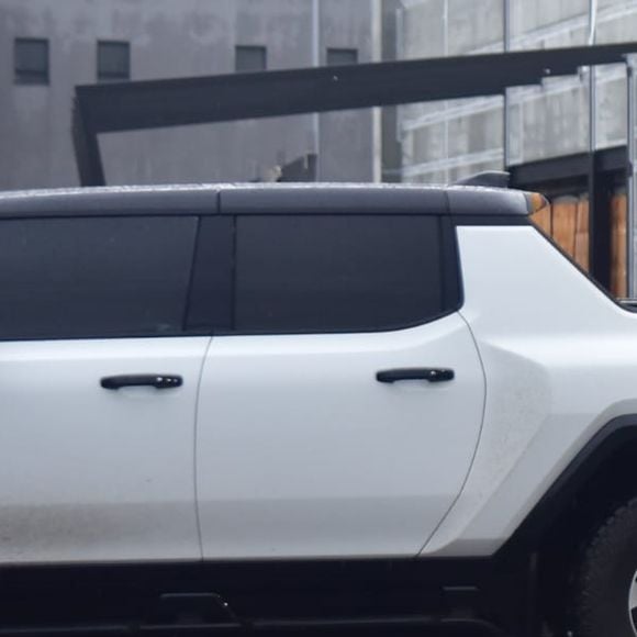 Felipe Titto ostentou picape elétrica Hummer EV, de R$ 2,3 milhões