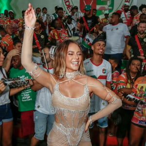 Paolla Oliveira estreou novo visual em ensaio da Grande Rio para o Carnaval 2023