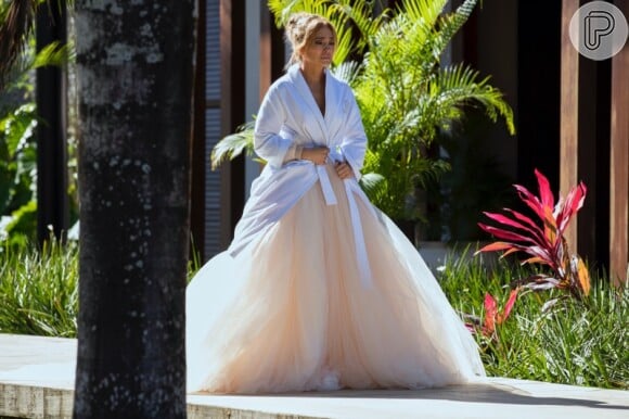 Jennifer Lopez usou 28 vestidos de noiva diferentes em 'Casamento Armado'