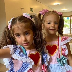 Marina e Helena ganharam uma festinha intimista para celebrar cinco anos de idade