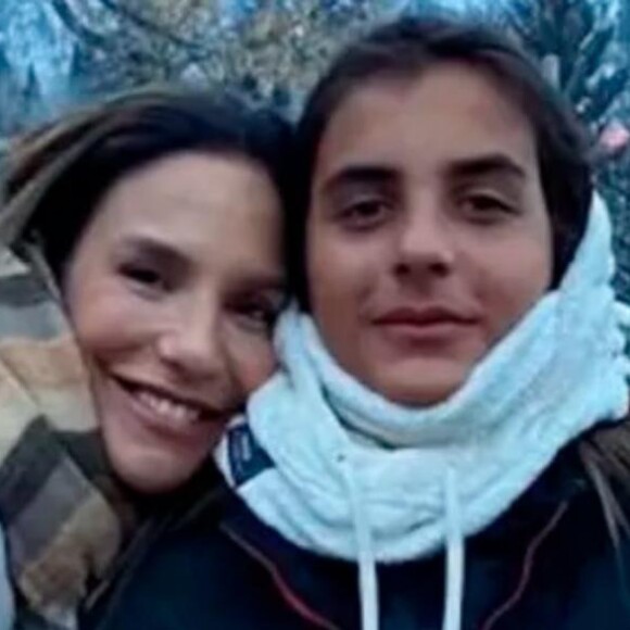 Filho de Ivete Sangalo, Marcelo surpreendeu ao posar com a mãe