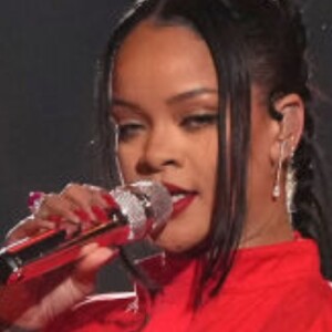 Rihanna foi capa da Vogue após a apresentação do Super Bowl