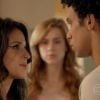 Gaby (Sophia Abrahão) chega durante conversa de Emerson (Sérgio Malheiros) com Liz Barbosa (Debora Rebecchi) e fica com ciúmes