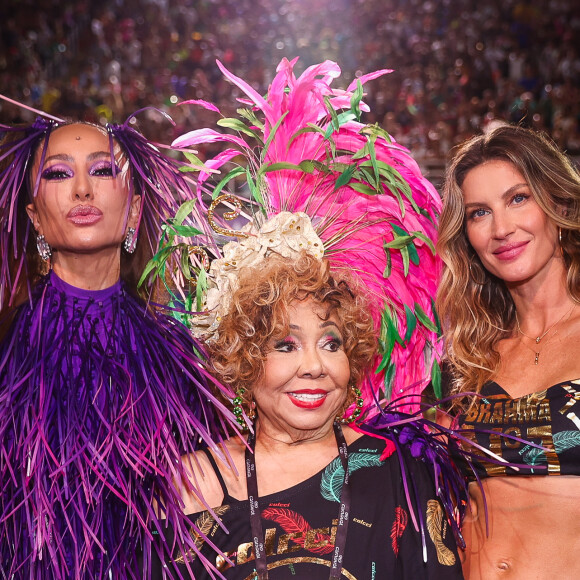 Gisele e Sabrina Sato foram alvo de críticas na web por simplicidade ou extravagância dos looks