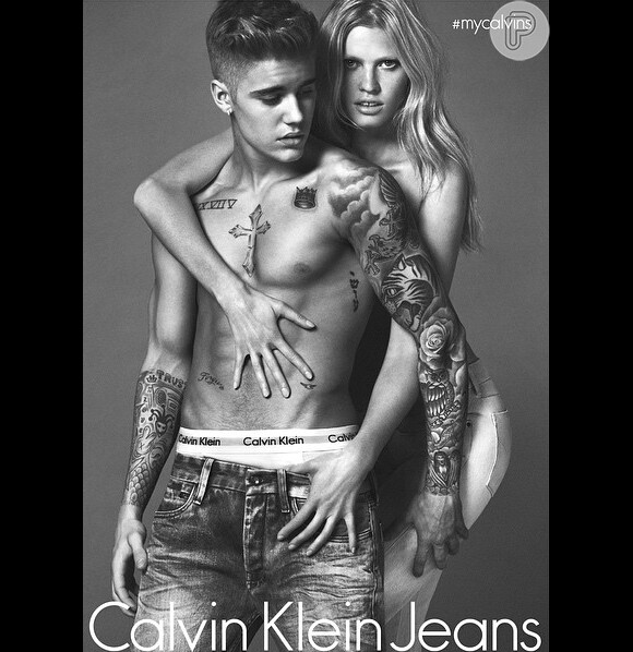 Justin Bieber é o novo garoto propaganda da marca Calvin Klein. Cantor posou com a modelo Lara Stone